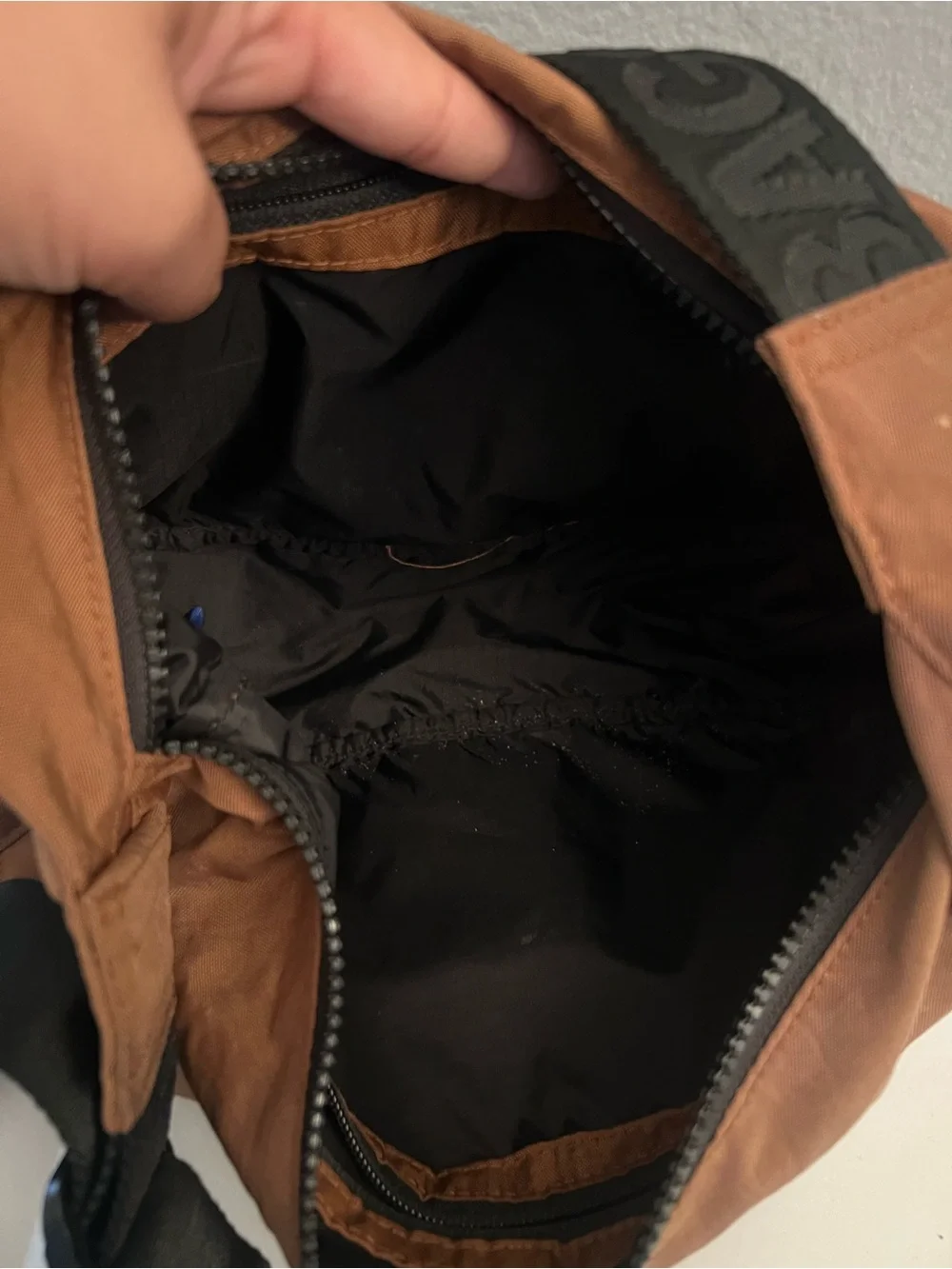 BAGGU Crescent Shoulder Bag in Brown with Black Strap